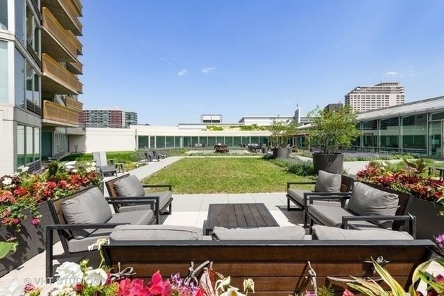 1720 Maple Avenue 204, Evanston, IL 60201