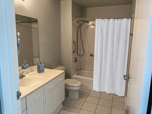 1720 Maple Avenue 204, Evanston, IL 60201