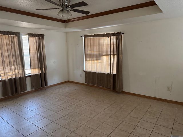 5854 Wright Dr, Baton Rouge, LA 70812