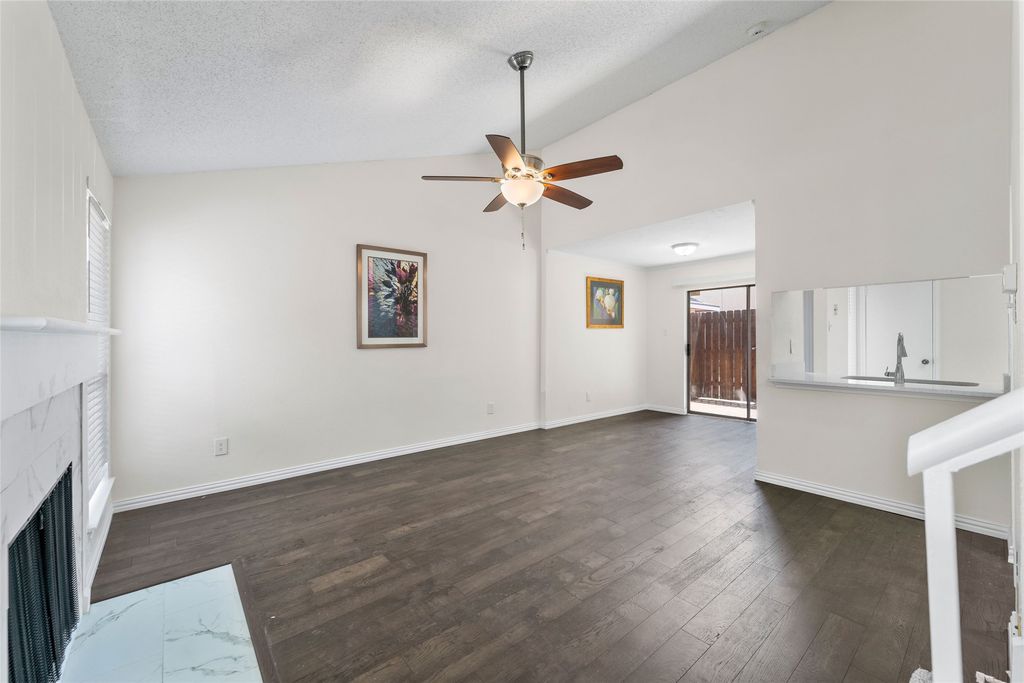 4937 Oak Bluff Drive, Mesquite, TX 75150