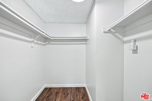 21811 Saticoy Street 23, Los Angeles, CA 91304