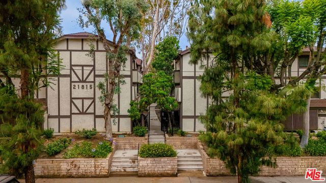 21811 Saticoy Street 23, Los Angeles, CA 91304