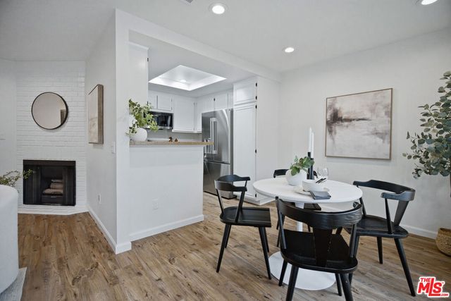 21811 Saticoy Street 23, Los Angeles, CA 91304