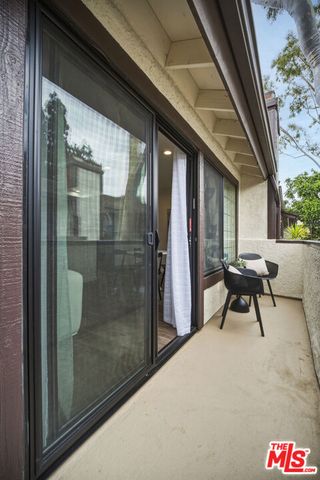 21811 Saticoy Street 23, Los Angeles, CA 91304