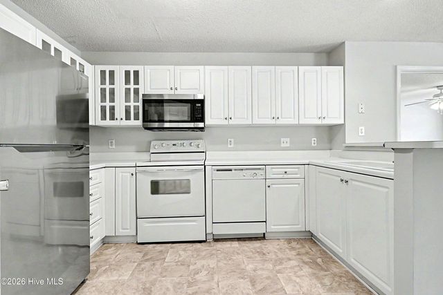 4140 Breezewood Drive Unit 104, Wilmington, NC 28412