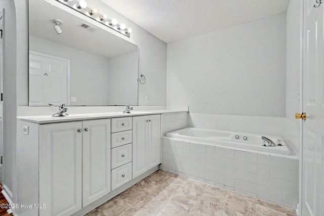 4140 Breezewood Drive Unit 104, Wilmington, NC 28412