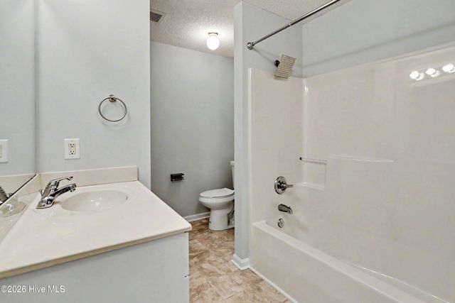 4140 Breezewood Drive Unit 104, Wilmington, NC 28412