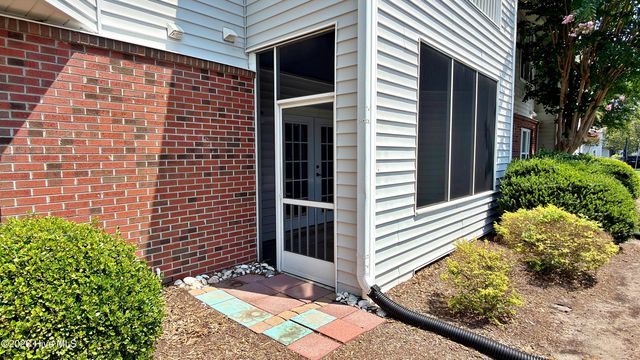 4140 Breezewood Drive Unit 104, Wilmington, NC 28412