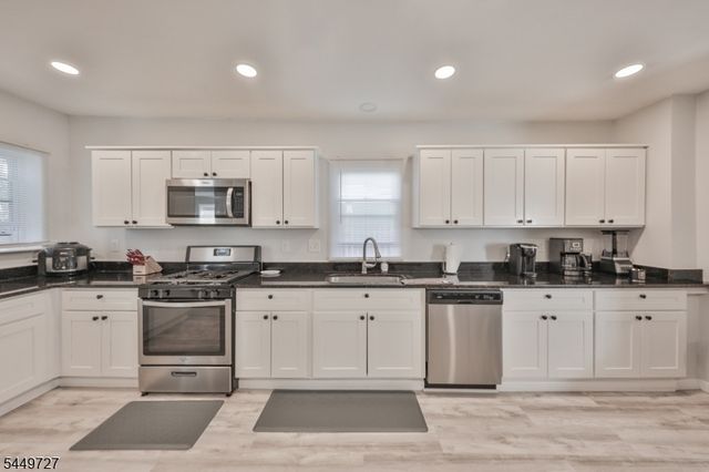 389 Grant St, Phillipsburg Town, NJ 08865