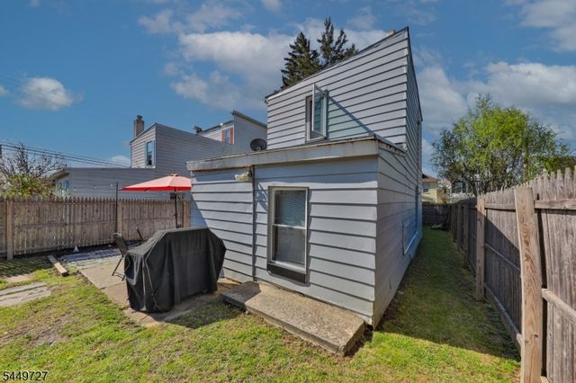 389 Grant St, Phillipsburg Town, NJ 08865
