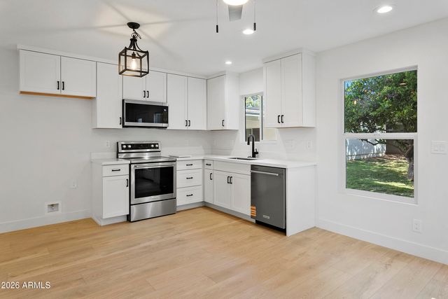 7801 N 16TH Lane, Phoenix, AZ 85021