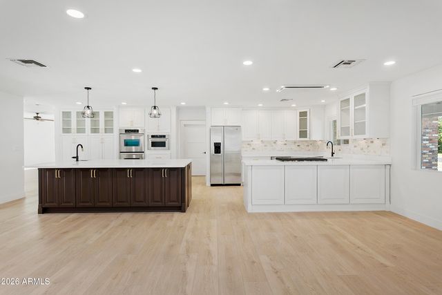 7801 N 16TH Lane, Phoenix, AZ 85021