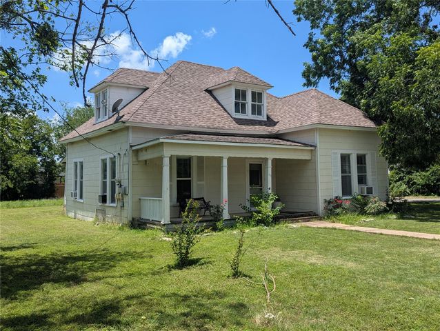 1319 Grace ST, Taylor, TX 76574