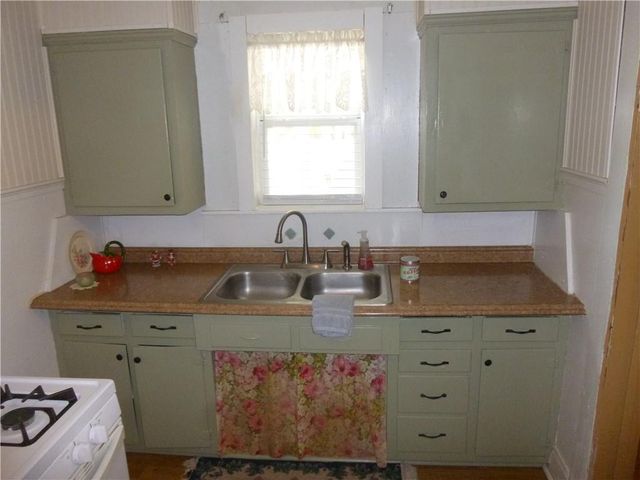 1319 Grace ST, Taylor, TX 76574