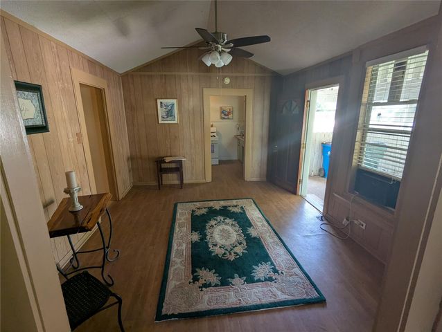 1319 Grace ST, Taylor, TX 76574