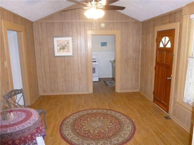 1319 Grace ST, Taylor, TX 76574