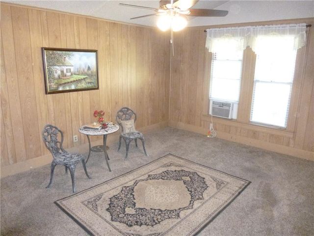 1319 Grace ST, Taylor, TX 76574