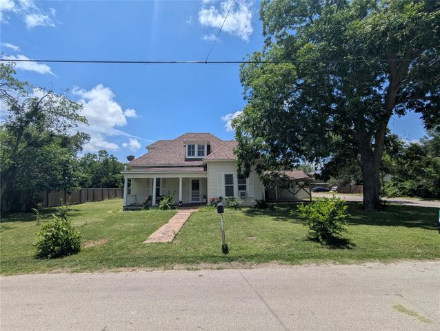 1319 Grace ST, Taylor, TX 76574