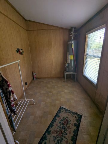 1319 Grace ST, Taylor, TX 76574