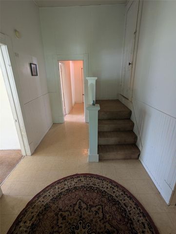 1319 Grace ST, Taylor, TX 76574