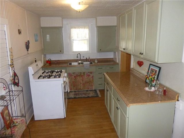 1319 Grace ST, Taylor, TX 76574