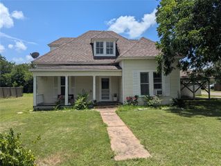 1319 Grace ST, Taylor, TX 76574