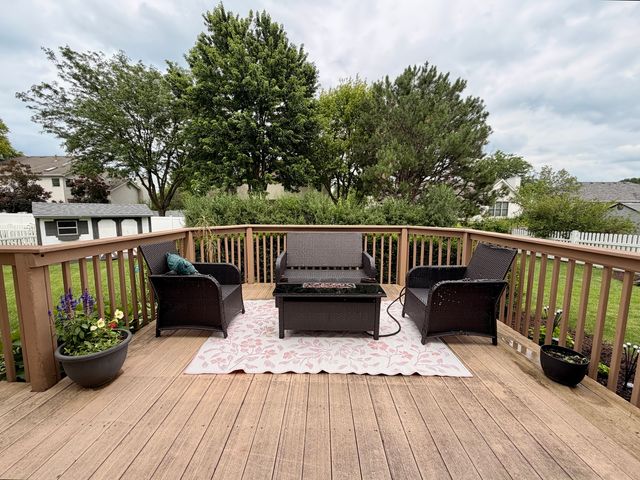 300 Savoy Drive, Shorewood, IL 60404