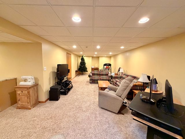 300 Savoy Drive, Shorewood, IL 60404