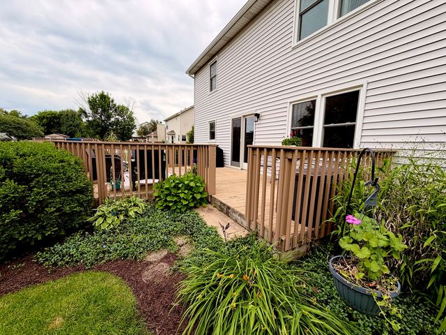 300 Savoy Drive, Shorewood, IL 60404