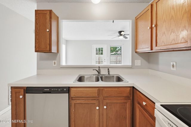 897 CANDLEKNOLL Lane, Jacksonville, FL 32225