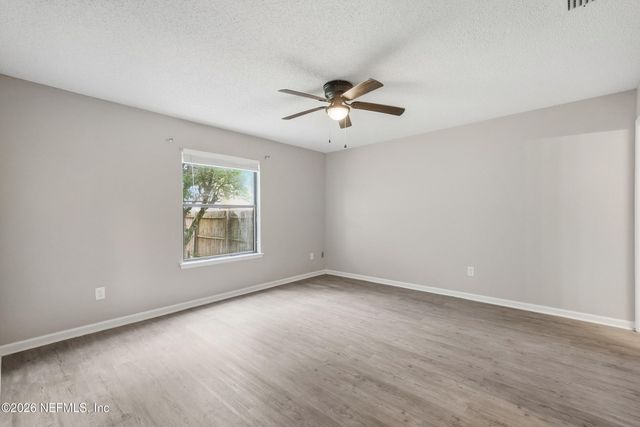 897 CANDLEKNOLL Lane, Jacksonville, FL 32225