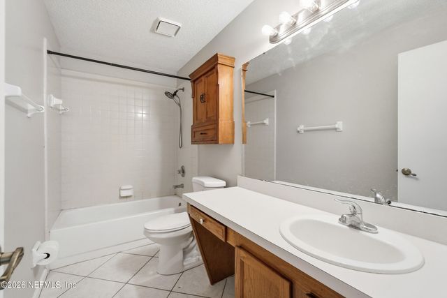 897 CANDLEKNOLL Lane, Jacksonville, FL 32225