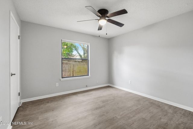 897 CANDLEKNOLL Lane, Jacksonville, FL 32225