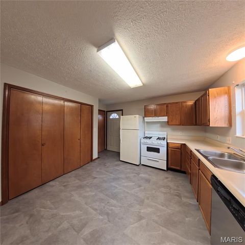 2709 Sassy Lane, Belleville, IL 62226