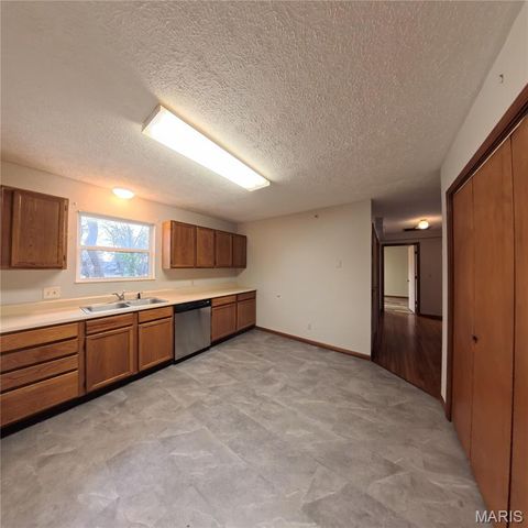 2709 Sassy Lane, Belleville, IL 62226