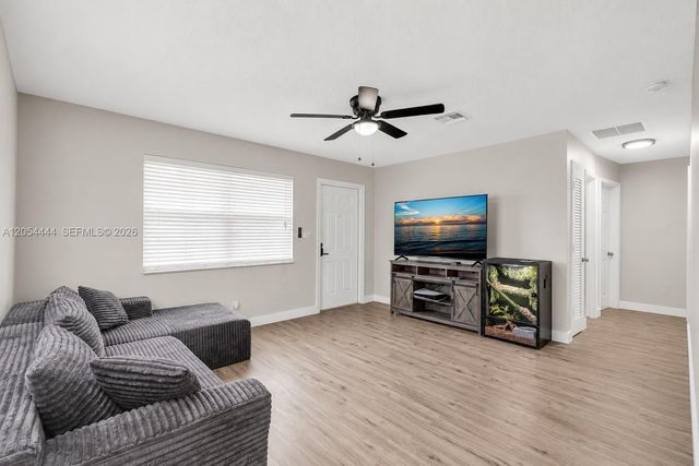 4561 NW 16th Ter, Tamarac, FL 33309