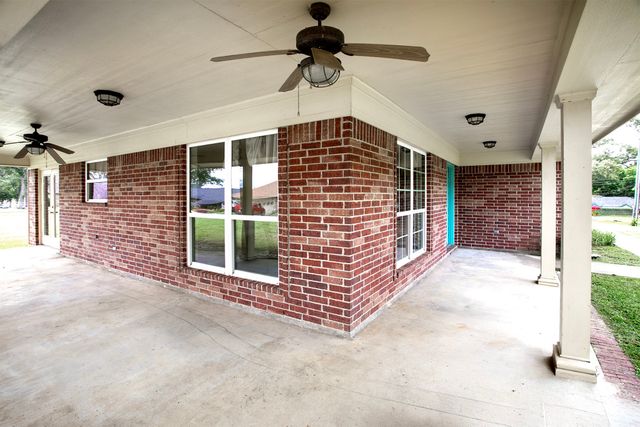 21750 Lakewood Lane, Chandler, TX 75758