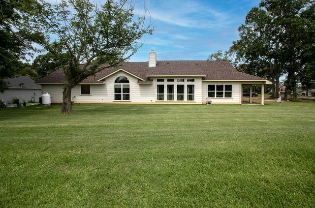 21750 Lakewood Lane, Chandler, TX 75758