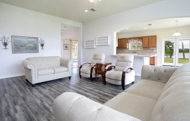 21750 Lakewood Lane, Chandler, TX 75758