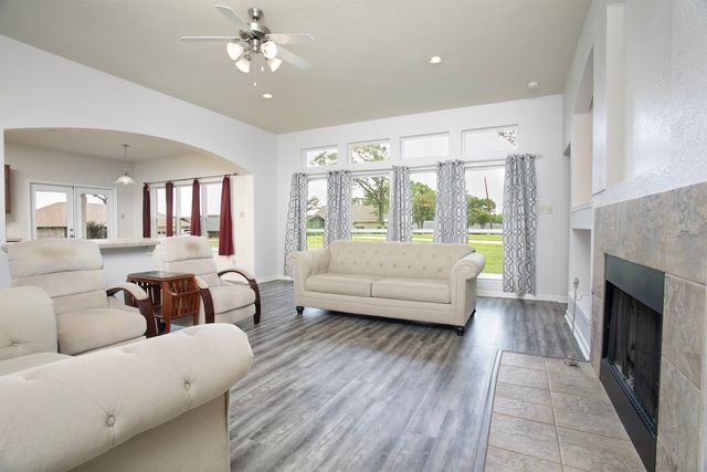 21750 Lakewood Lane, Chandler, TX 75758