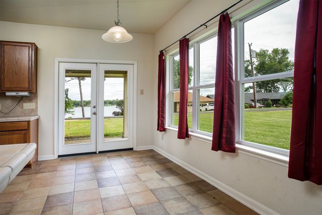 21750 Lakewood Lane, Chandler, TX 75758
