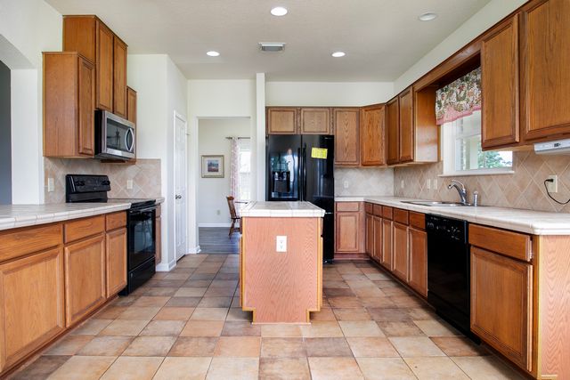 21750 Lakewood Lane, Chandler, TX 75758