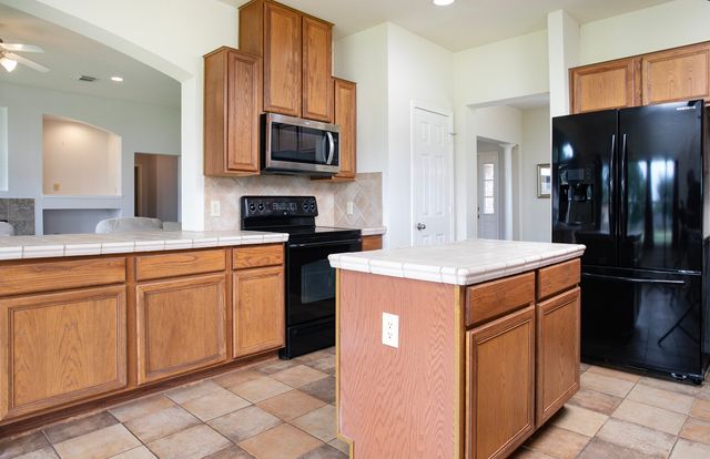 21750 Lakewood Lane, Chandler, TX 75758