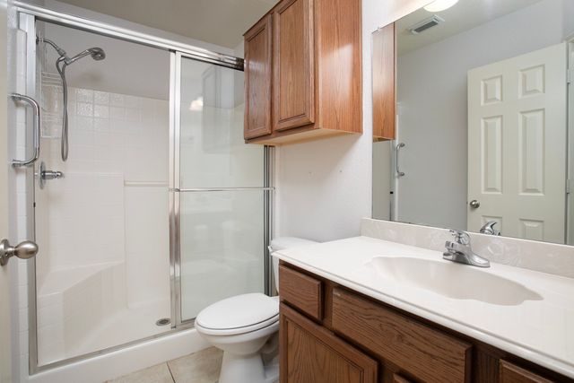 21750 Lakewood Lane, Chandler, TX 75758