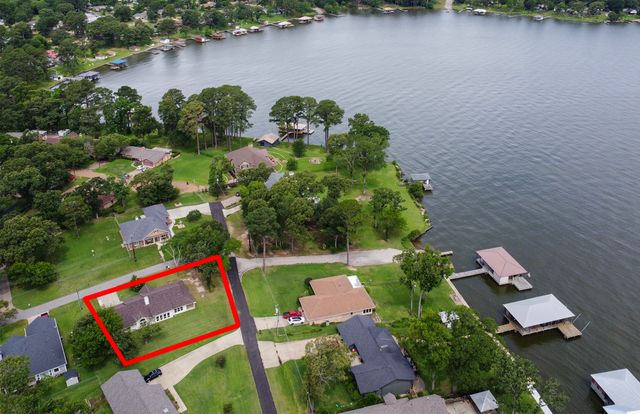 21750 Lakewood Lane, Chandler, TX 75758