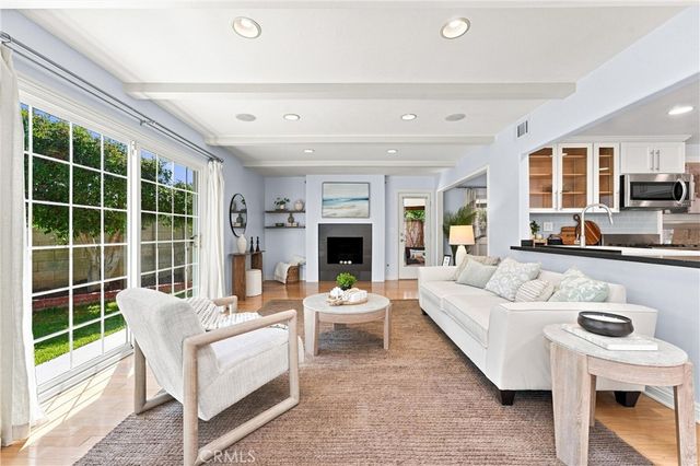 2142 Fallen Leaf, Tustin, CA 92780