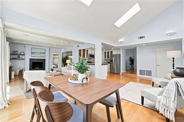2142 Fallen Leaf, Tustin, CA 92780