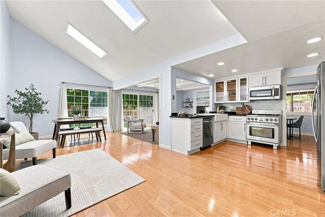 2142 Fallen Leaf, Tustin, CA 92780