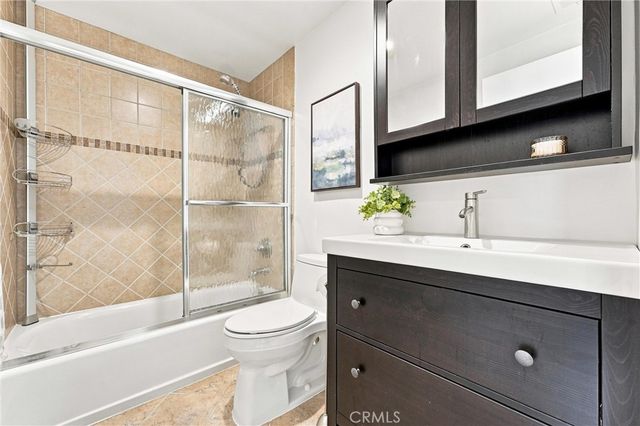 2142 Fallen Leaf, Tustin, CA 92780