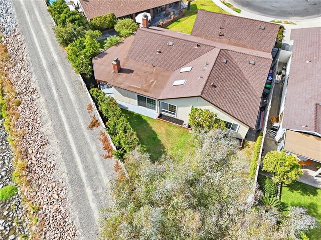 2142 Fallen Leaf, Tustin, CA 92780